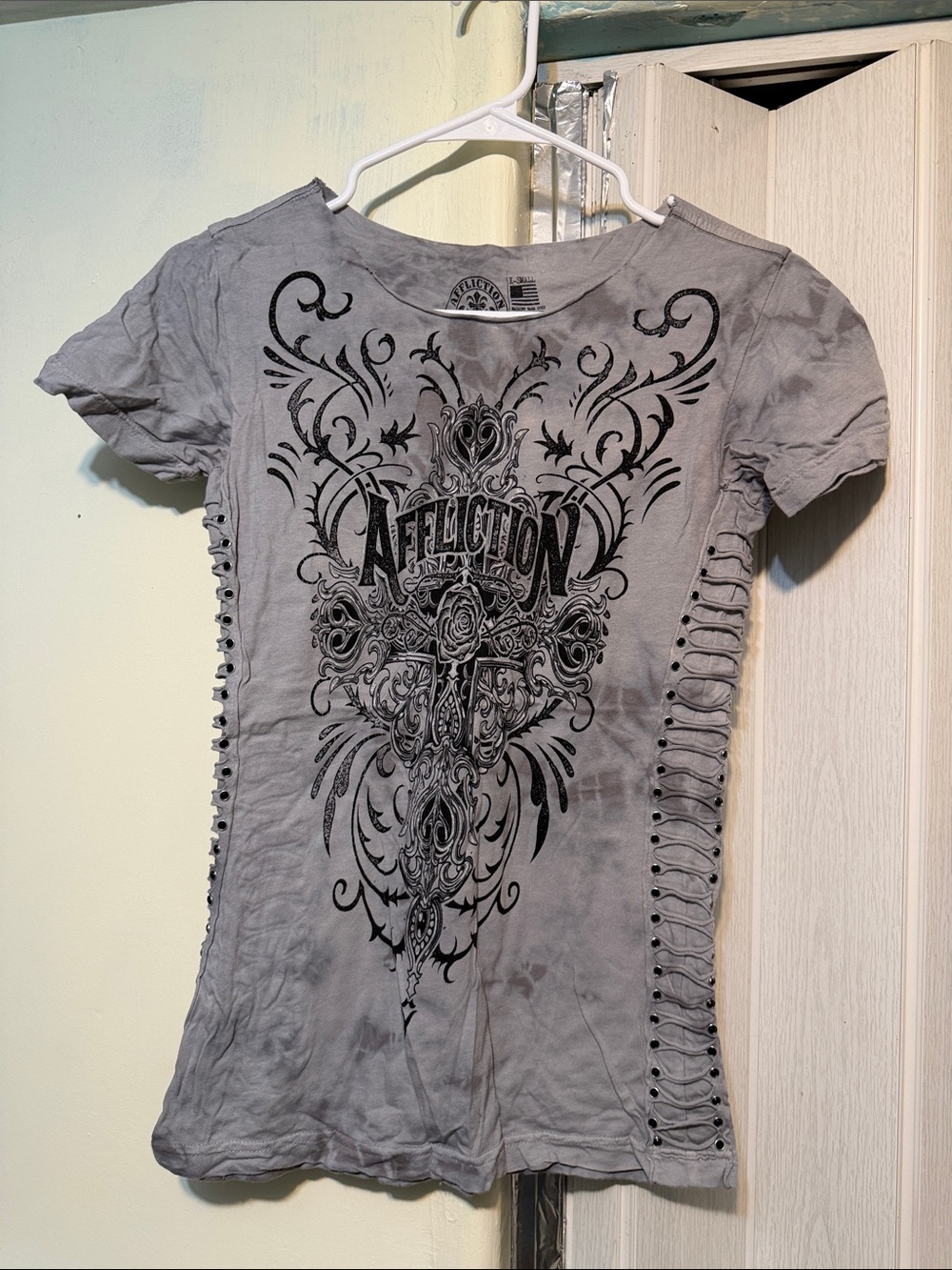 Affliction Women's Gray Short Sleeve Graphic Tee with Side Lace-Up